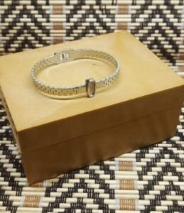 branded bracelet kara openable