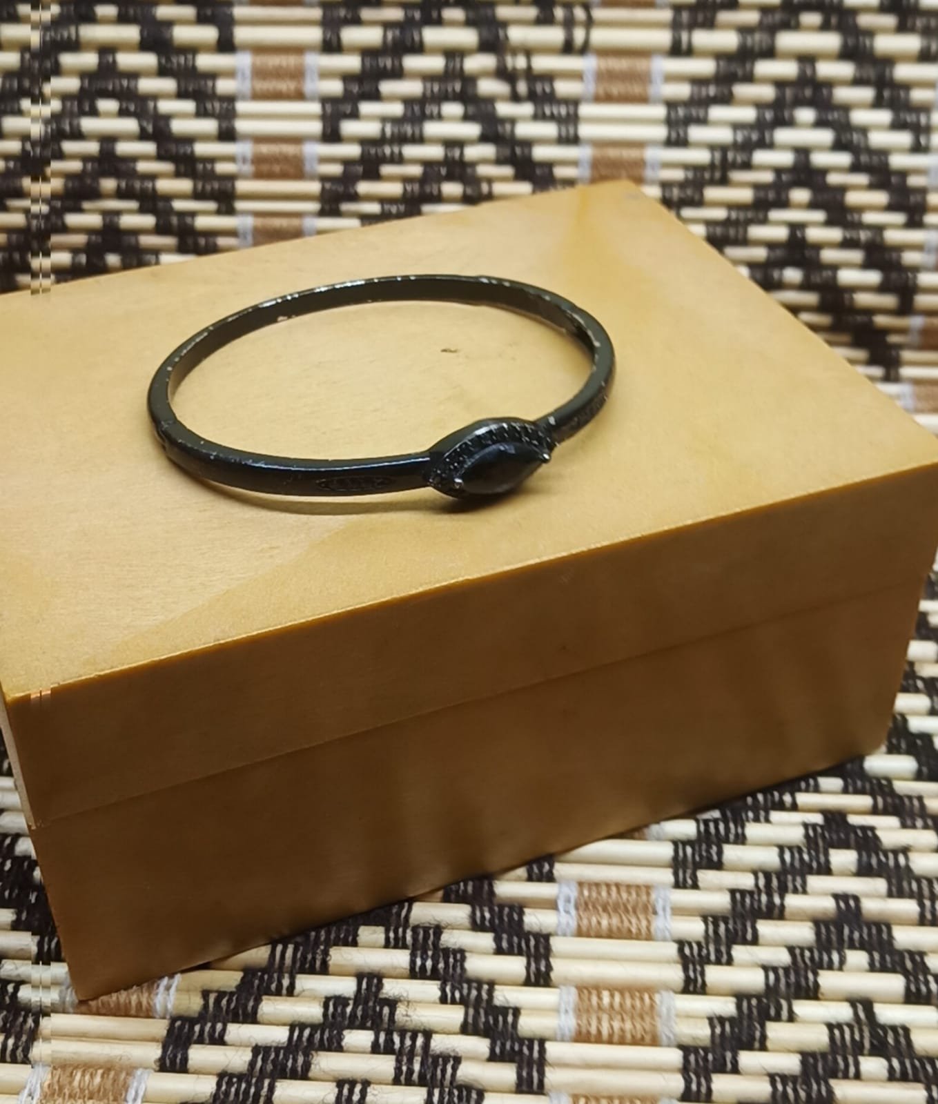 branded bracelet kara openable