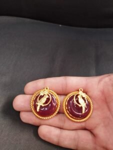 Goldplated designer studs in real stones