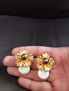 Turkish gold-plated studs in mother of pearl